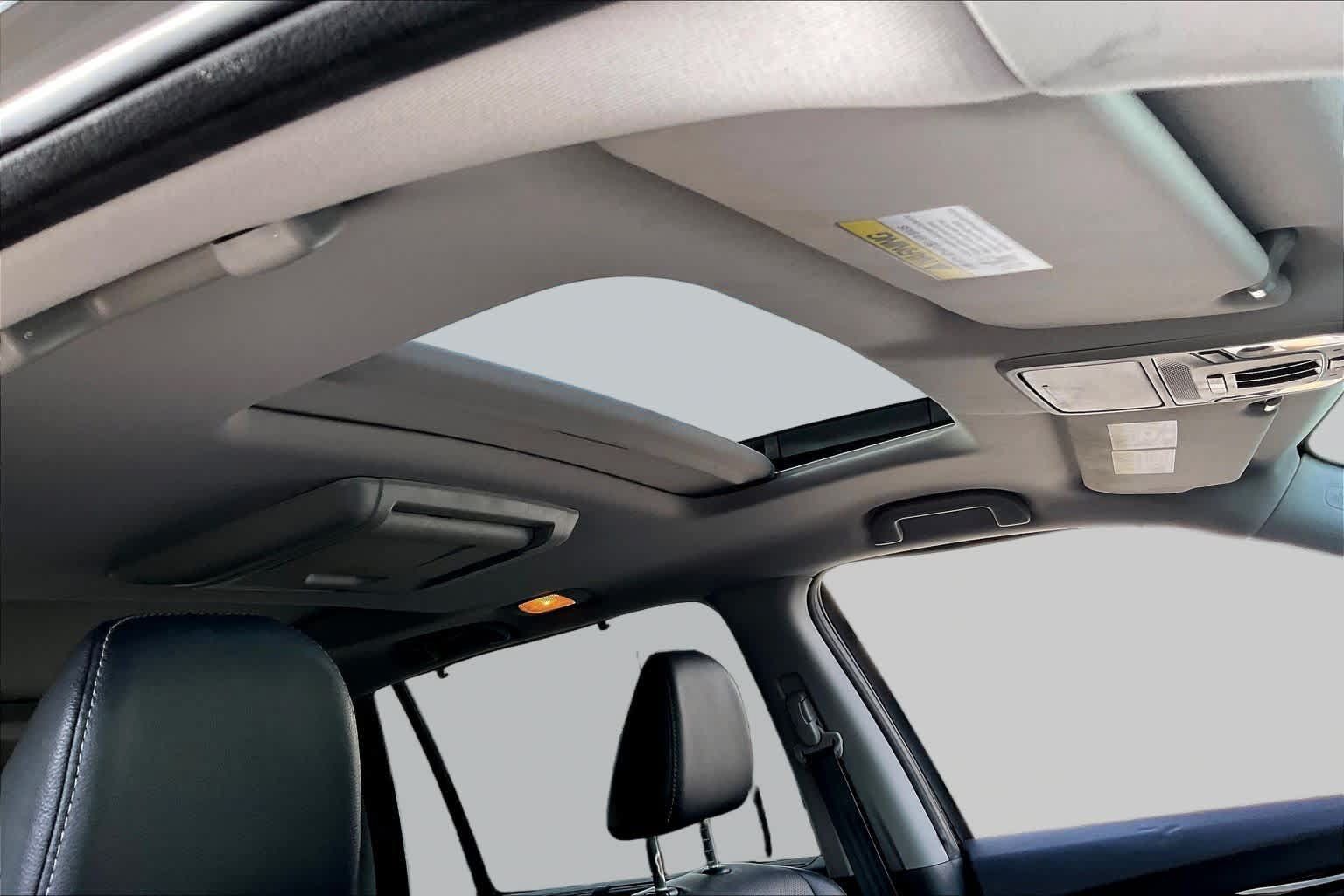 Used 2016 Honda Pilot Elite image 14
