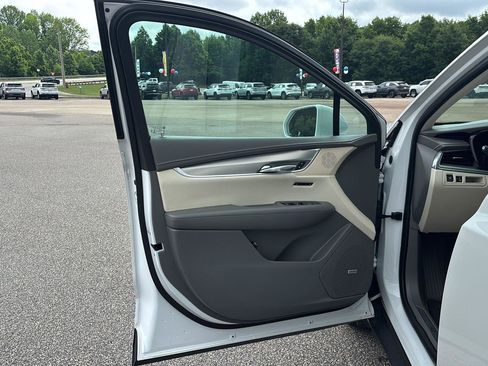 Used 2019 Cadillac XT5 Luxury AWD/4WD image 8