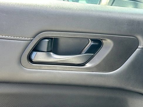 Certified 2025 Nissan Pathfinder SV w/ SV Premium Package FWD image 20