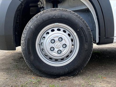 New 2024 RAM ProMaster 2500 w/ Convenience Group image 10