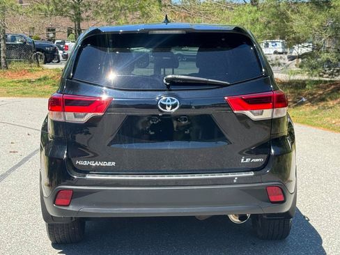 Used 2019 Toyota Highlander Plus AWD/4WD image 5