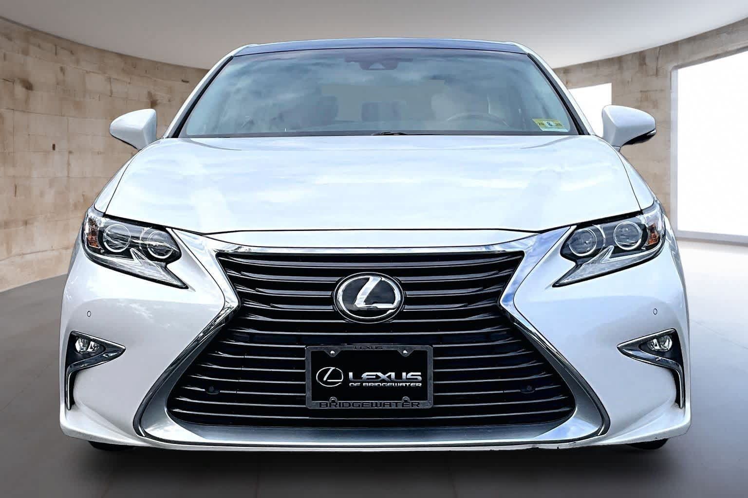 Used 2017 Lexus ES 350 FWD image 2