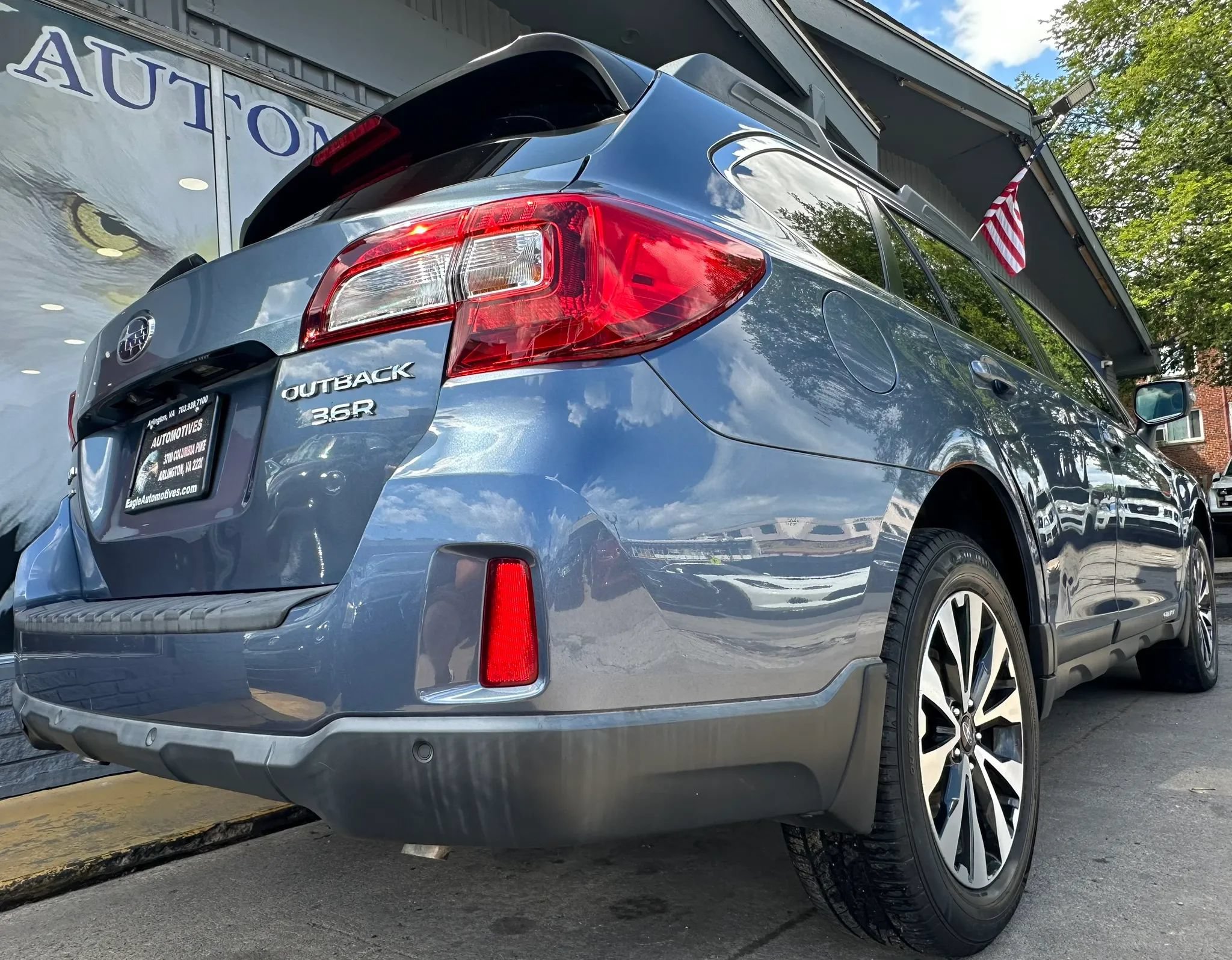 Used 2017 Subaru Outback 3.6R Limited AWD/4WD image 3