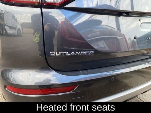 Used 2024 Mitsubishi Outlander SE image 8