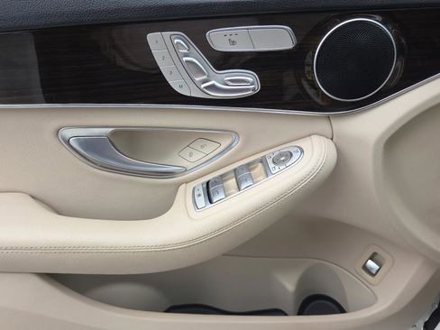 Used 2018 Mercedes-Benz C 300 Sedan image 19