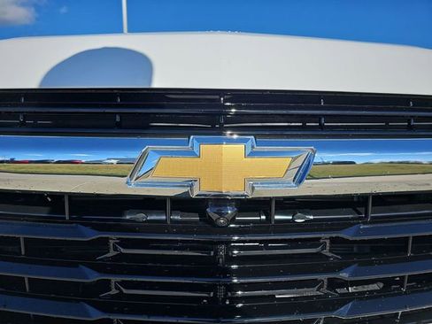 New 2026 Chevrolet Suburban LS RWD image 31
