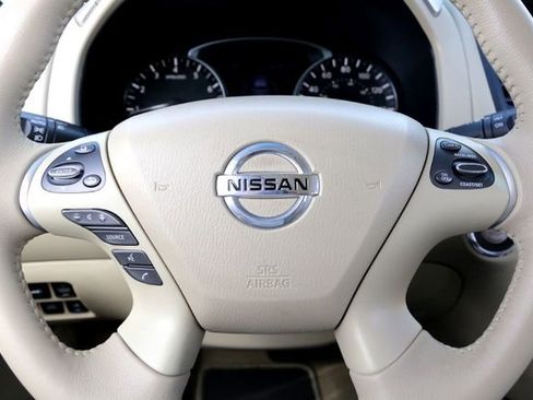 Used 2015 Nissan Pathfinder SL w/ SL Tech Package image 12