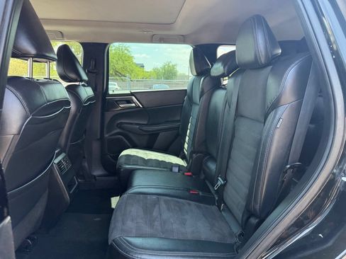Used 2023 Mitsubishi Outlander SE FWD image 9