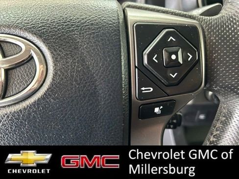 Used 2017 Toyota Tacoma SR5 w/ Tow Package AWD/4WD image 21