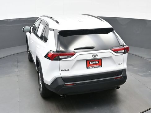Used 2024 Toyota RAV4 XLE FWD image 39