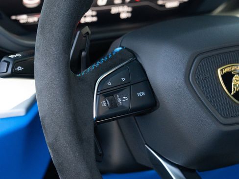 Used 2019 Lamborghini Urus AWD/4WD image 42