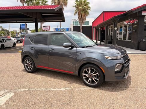 Used 2020 Kia Soul GT-Line w/ GT 2.0L Power Sunroof Package FWD image 3