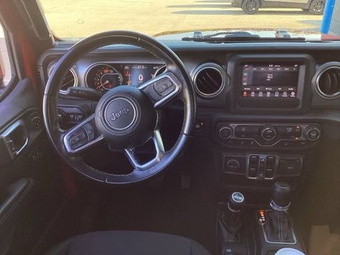 Used 2020 Jeep Wrangler Unlimited Sahara AWD/4WD image 19