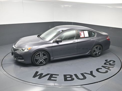 Used 2017 Honda Accord Sport image 28
