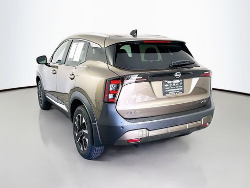Used 2026 Nissan Kicks SV w/ Cold Weather Package AWD/4WD image 5