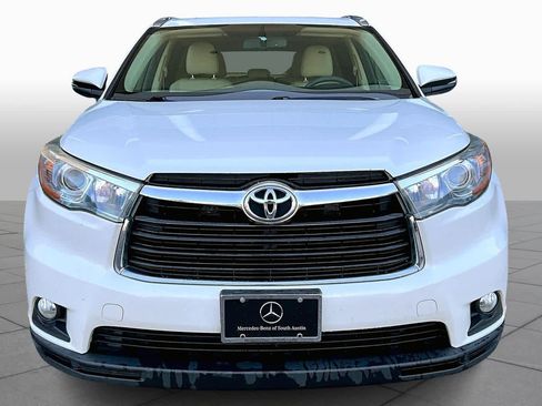 Used 2016 Toyota Highlander XLE image 3
