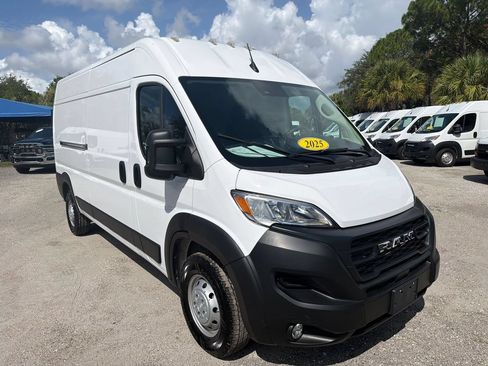 Used 2025 RAM ProMaster 2500 w/ Convenience Group FWD image 15