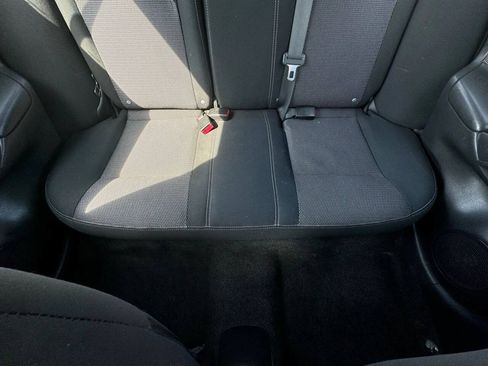 Used 2014 Nissan Versa SV w/ Convenience Package FWD image 26