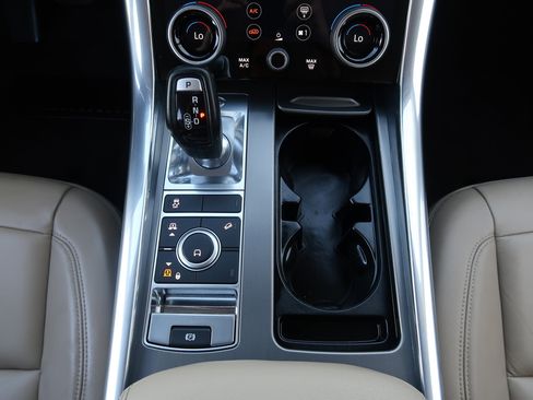 Used 2018 Land Rover Range Rover Sport SE image 24