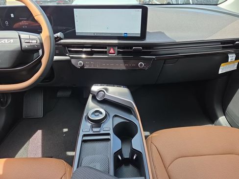 New 2026 Kia EV6 Wind RWD image 10
