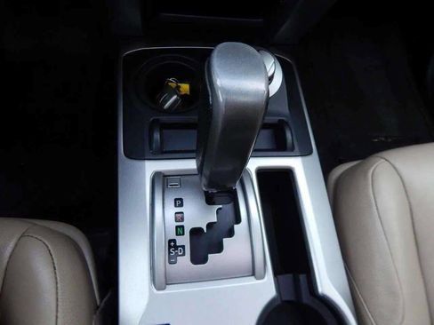 Used 2012 Toyota 4Runner Limited image 33