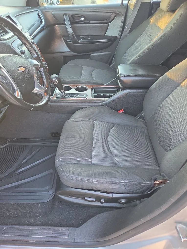 Used 2014 Chevrolet Traverse LT FWD image 13