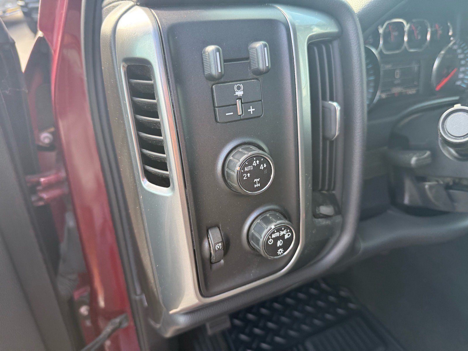 Used 2015 Chevrolet Silverado 1500 LT w/ Rally 2 Edition AWD/4WD image 15