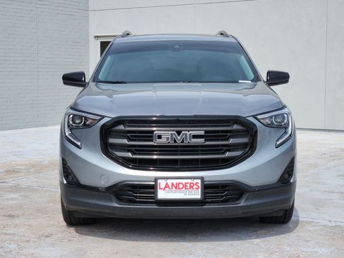 Used 2020 GMC Terrain SLT w/ Preferred Package FWD image 3