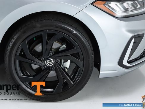 Used 2025 Volkswagen Jetta SE FWD image 14