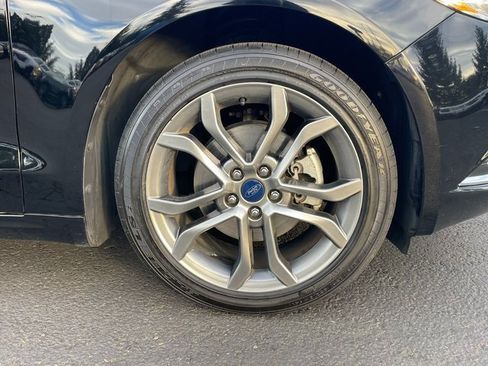 Used 2017 Ford Fusion SE w/ Equipment Group 201A image 10