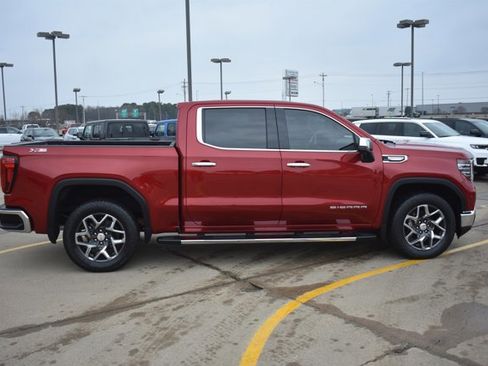 Used 2023 GMC Sierra 1500 SLT image 4
