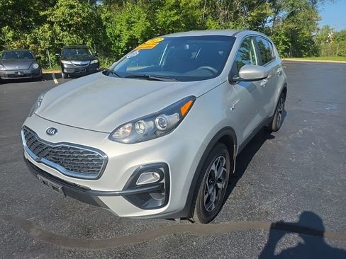 Used 2022 Kia Sportage LX AWD/4WD image 3