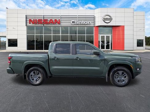 Certified 2025 Nissan Frontier SV w/ SV Convenience Package RWD image 2