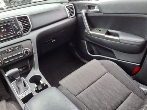 Used 2019 Kia Sportage LX image 14