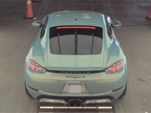 Used 2019 Porsche 718 Cayman S image 3