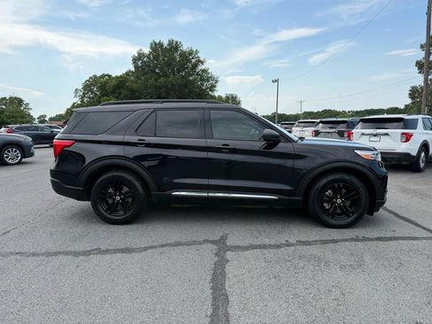 Used 2022 Ford Explorer XLT w/ Equipment Group 202A RWD image 7