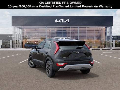 Certified 2025 Kia Niro EX FWD image 4