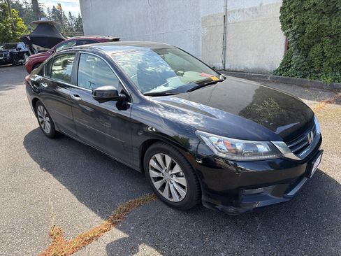 Used 2015 Honda Accord EX image 2