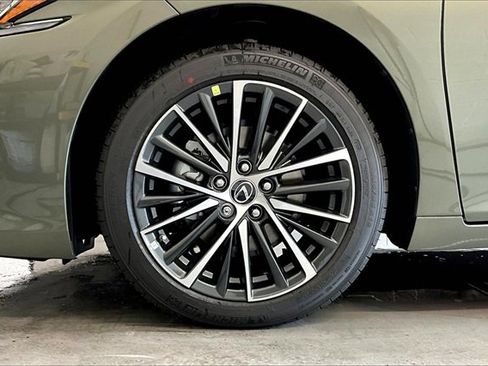 New 2025 Lexus ES 350 w/ Premium Package image 12
