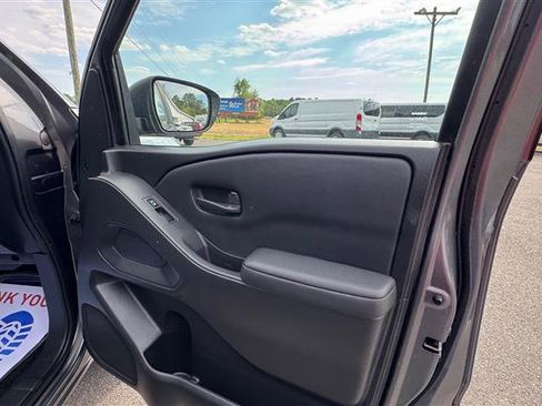 Used 2022 Nissan Frontier S image 40
