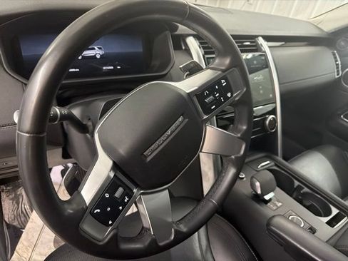 Used 2024 Land Rover Discovery S AWD/4WD image 11