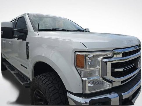 Used 2022 Ford F250 Lariat w/ Lariat Value Package AWD/4WD image 4