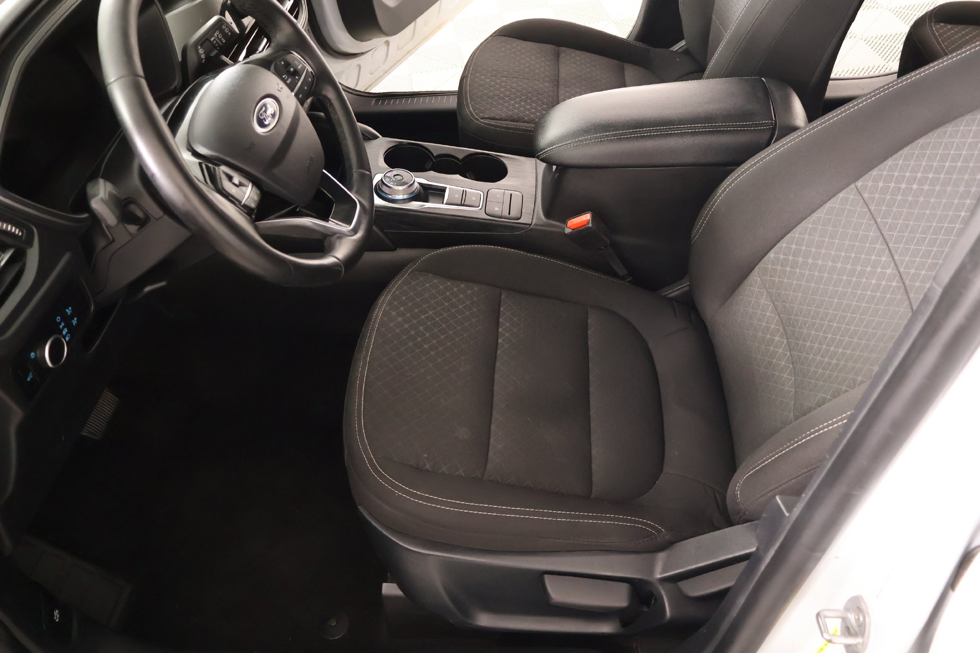 Used 2025 Ford Escape Active w/ Cold Weather Package FWD image 11