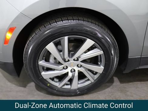 Used 2023 Chevrolet Equinox LT FWD image 9