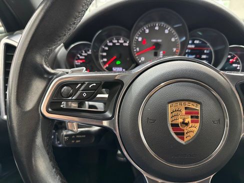 Used 2017 Porsche Cayenne S AWD/4WD image 19