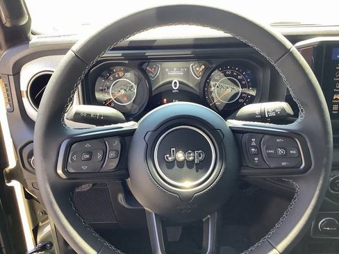 New 2025 Jeep Gladiator Sport image 11