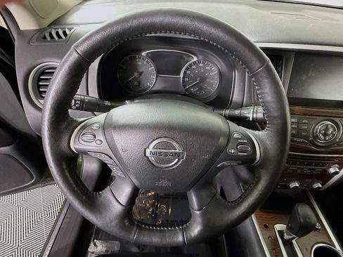 Used 2019 Nissan Pathfinder Platinum image 22