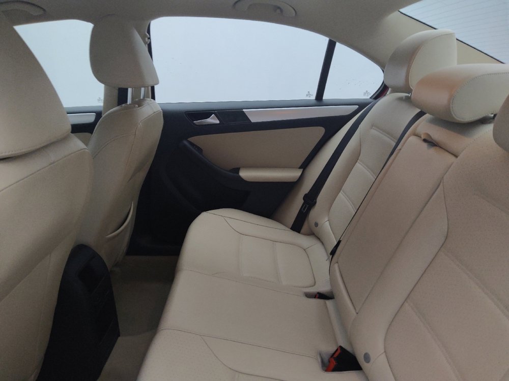 Used 2014 Volkswagen Jetta SE FWD image 18