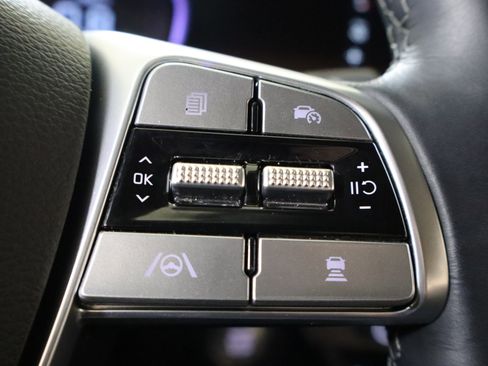 Used 2025 Kia Telluride EX w/ EX Captain's Chair Package image 32