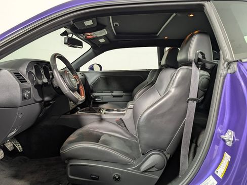 Used 2014 Dodge Challenger SRT8 w/ Harman/Kardon Audio Group RWD image 10
